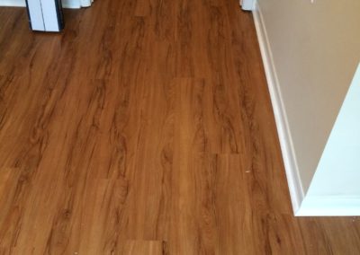 Round Lake Vinyl Plank (1)